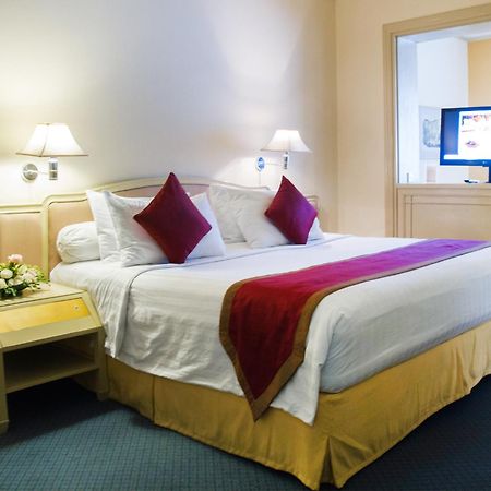 Grand Hotel Preanger Bandung Room photo
