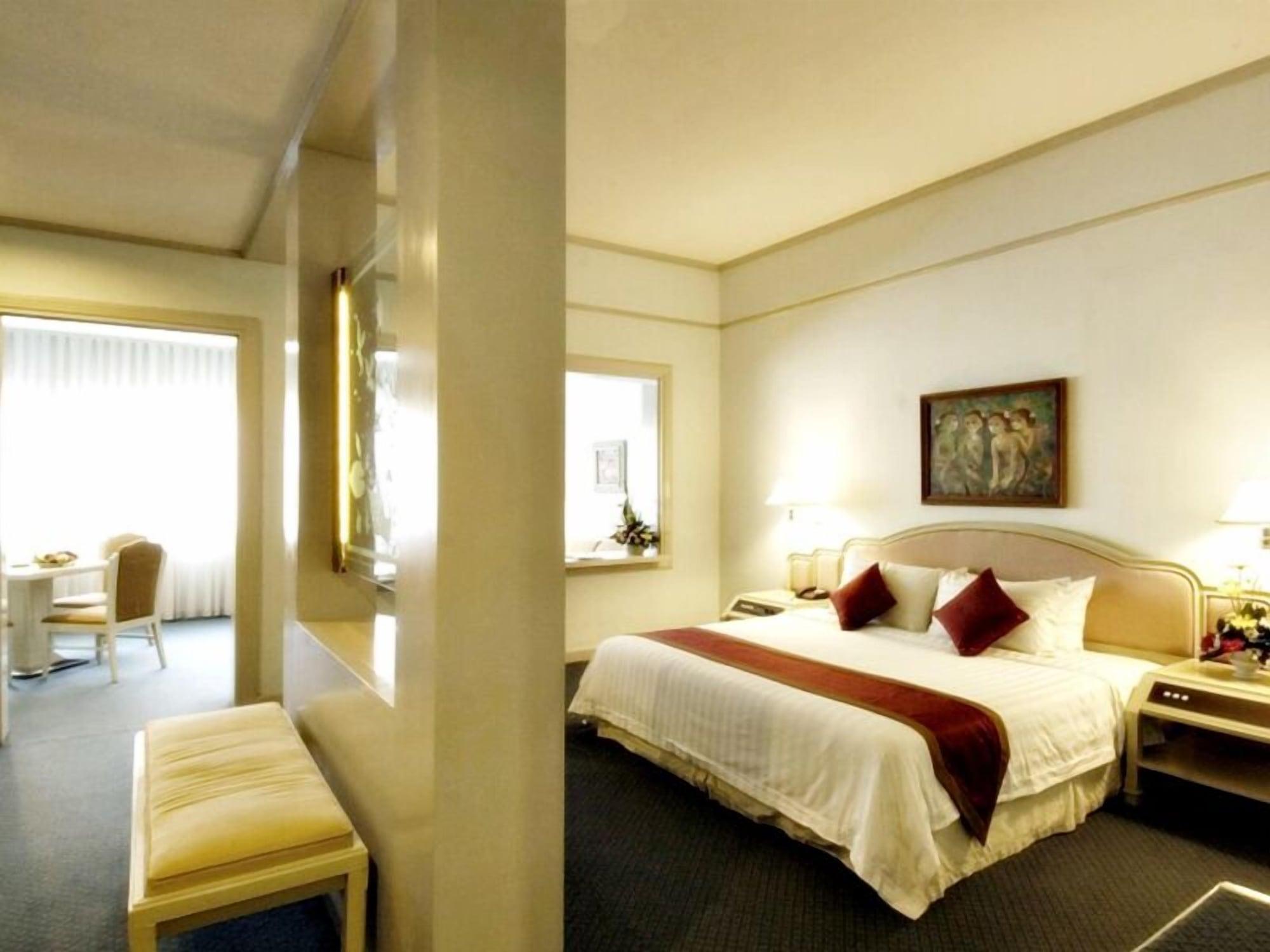 Grand Hotel Preanger Bandung Exterior photo