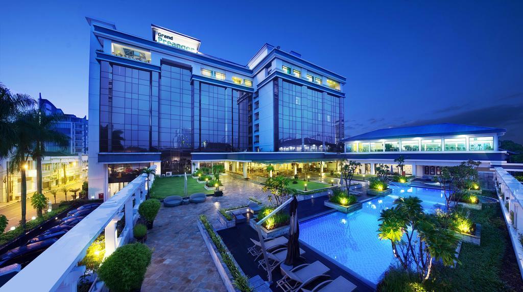Grand Hotel Preanger Bandung Exterior photo