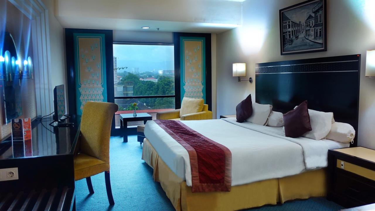 Grand Hotel Preanger Bandung Exterior photo