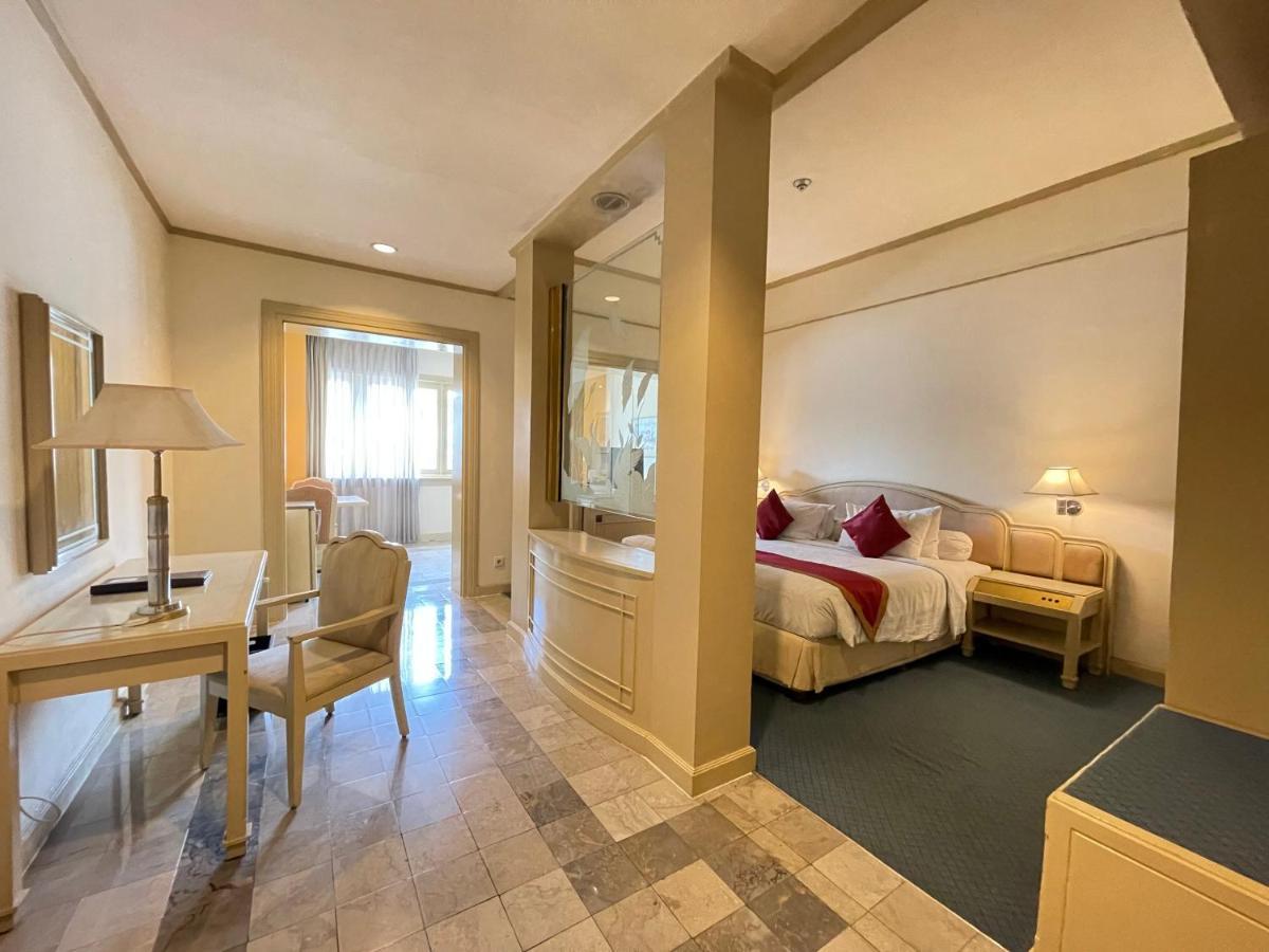 Grand Hotel Preanger Bandung Exterior photo