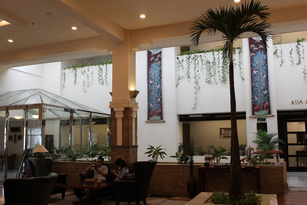 Grand Hotel Preanger Bandung Exterior photo