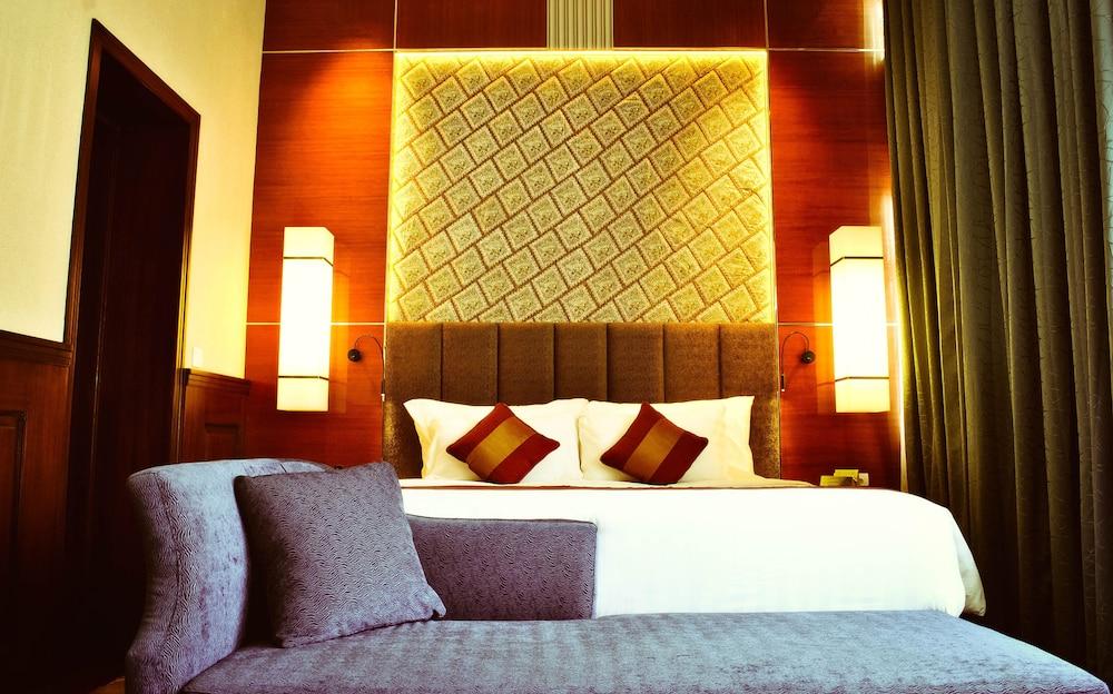 Grand Hotel Preanger Bandung Exterior photo