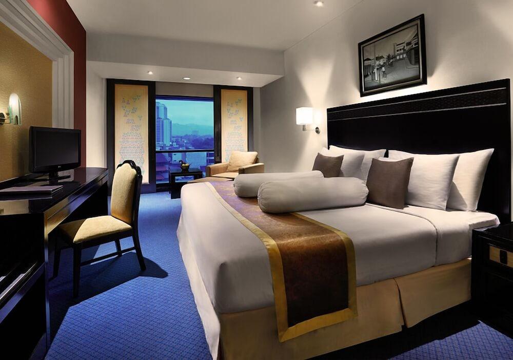 Grand Hotel Preanger Bandung Exterior photo