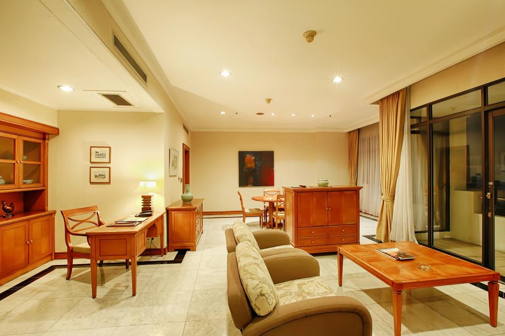 Grand Hotel Preanger Bandung Exterior photo
