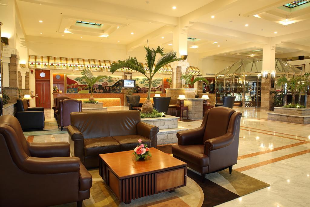 Grand Hotel Preanger Bandung Exterior photo