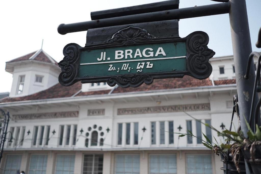 Grand Hotel Preanger Bandung Exterior photo