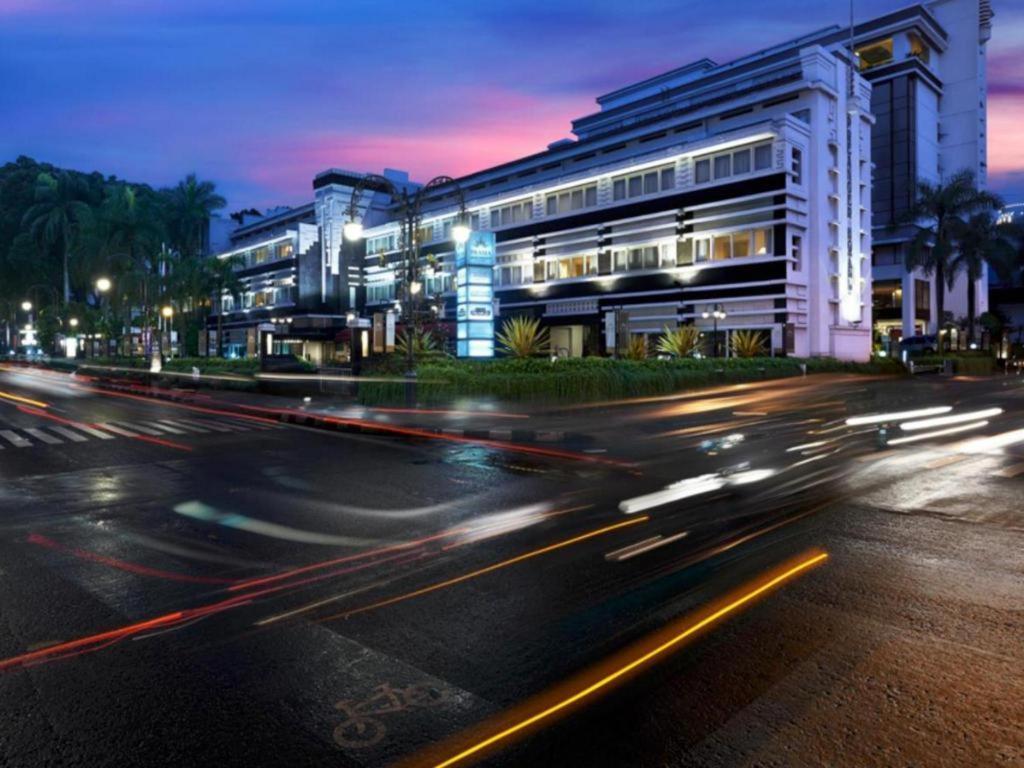 Grand Hotel Preanger Bandung Exterior photo