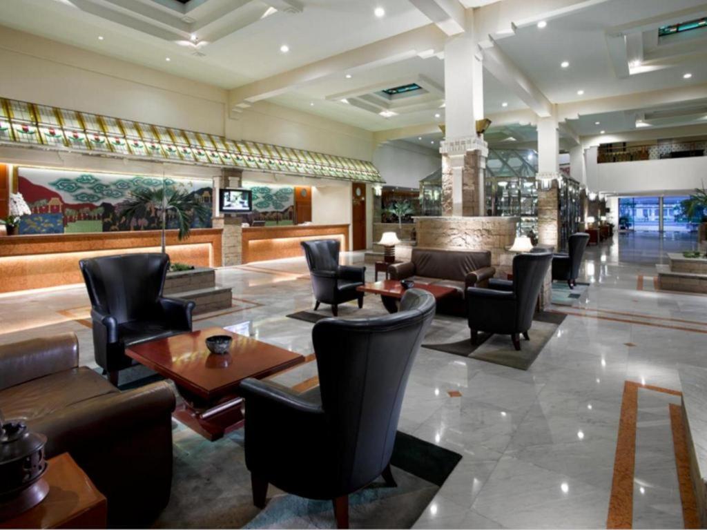Grand Hotel Preanger Bandung Exterior photo