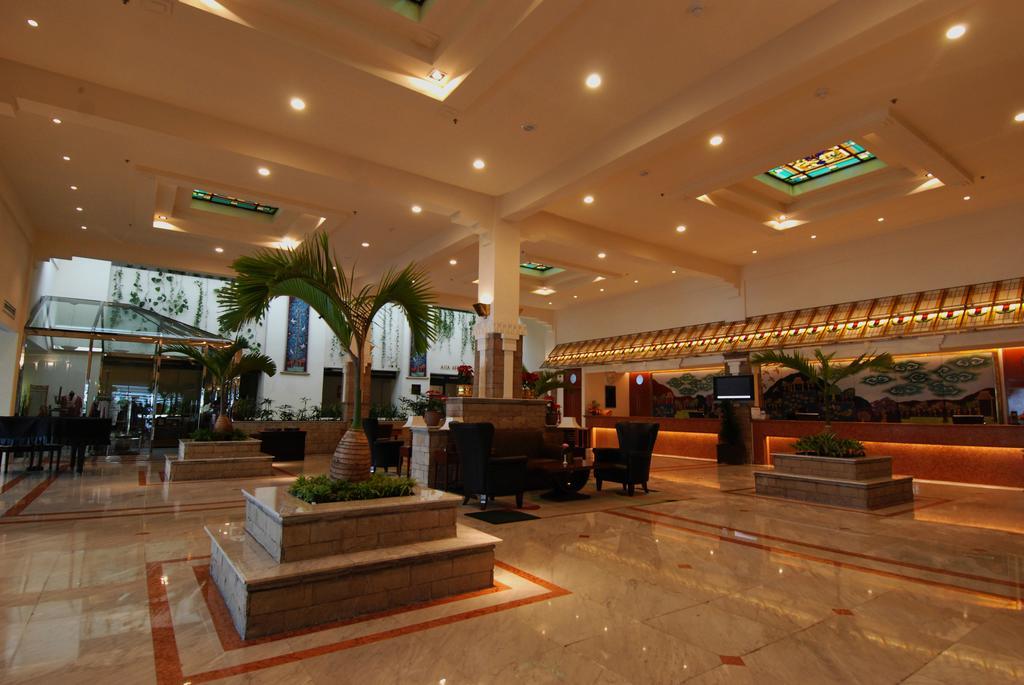 Grand Hotel Preanger Bandung Exterior photo