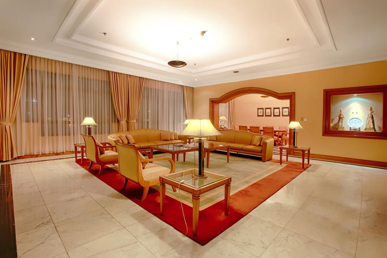 Grand Hotel Preanger Bandung Exterior photo